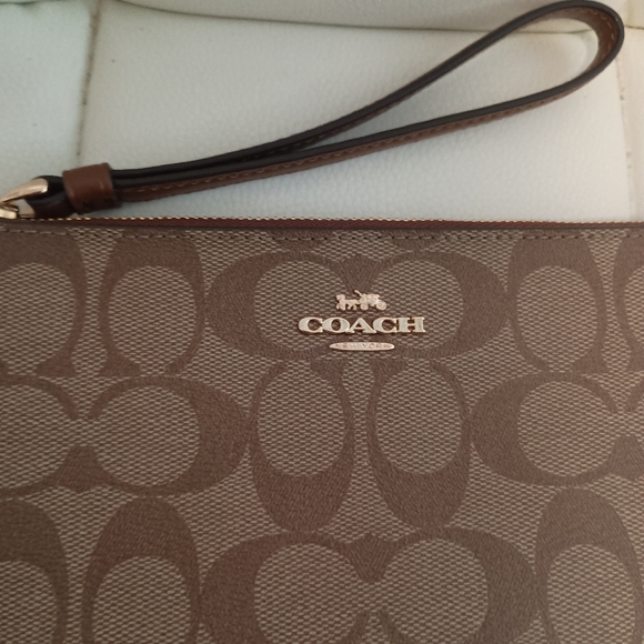 ❤️ COACH Signature PVC Coated Canvas Wristlet Wallet Brown Black 🎀 - Picture 2 of 5